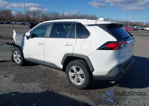 2019 Toyota Rav4 Xle z USA, uszkodzony, nr VIN JTMP1RFV6KD041070